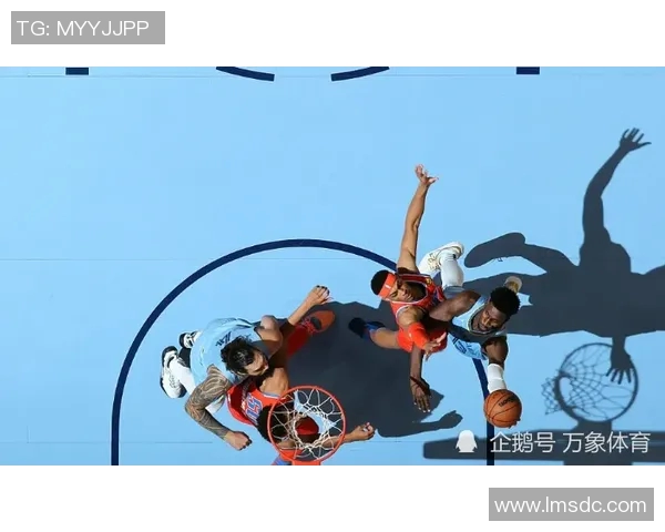 勇士与雷霆激战正酣02月28日精彩对决引发球迷热议